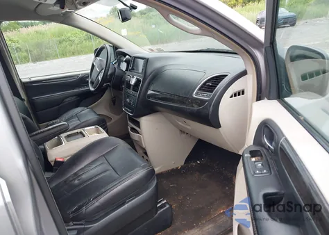 2014 Chrysler Town & Country Touring from USA, damaged, VIN 2C4RC1BG6ER357615